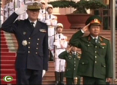 ส่งเสริมความร่วมมือระหว่าวเวียดนามกับฝรั่งเศสในด้านการป้องกันประเทศ